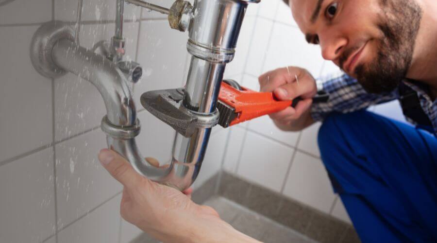 Professional same day plumber services in Davis Creek, CA
